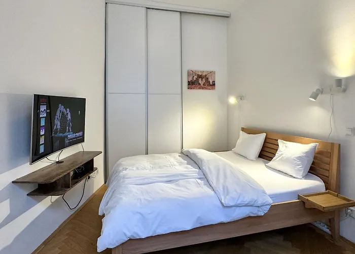 Green Prater City Apartment