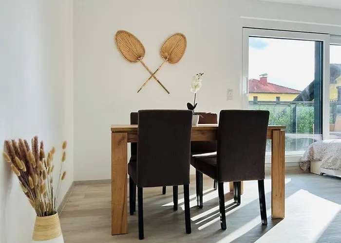 Sunny Modern Apartment With Balcony - Free Parking