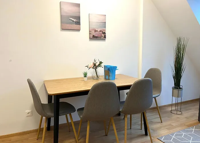 Free Parking / Brandnew With Air Condition And Balcony