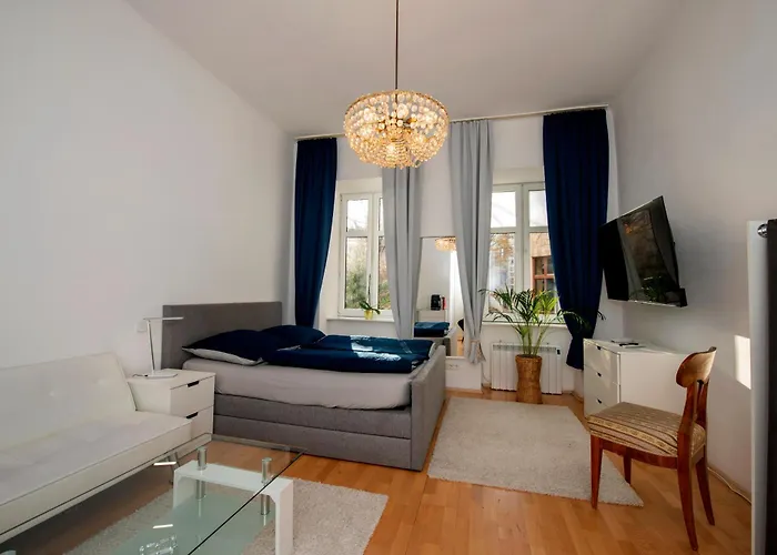 Home Suites Home