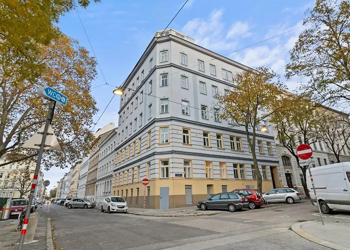 Designer Apartments Near Schoenbrunn