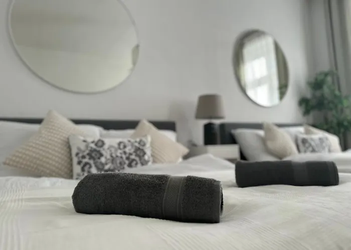 Spacious Apartments, 3 Min To U1 Reumannplatz