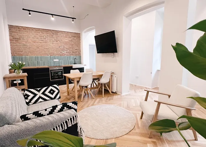 Central Loft Apartment Near Belvedere Castle