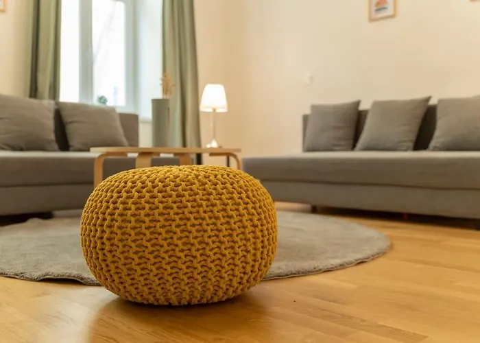 Spacious Apartment Mitten In Wien