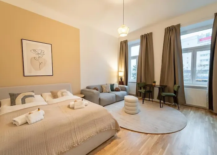 Josef'S Home I Comfort Studio I Metro Access