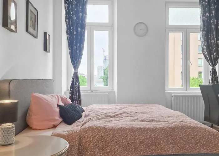 Vienna'S First District Hideaway