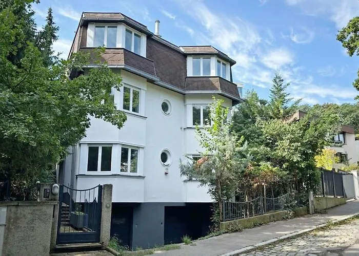 Traum Villa Mit Weingartenblick!