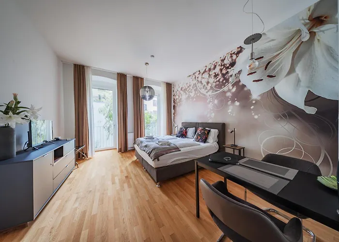 Stylish Nest For 4