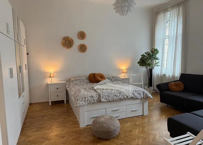Stilvolles Zentrales Apartment Im Schoensten Bezirk Wiens - Parking Upon Request