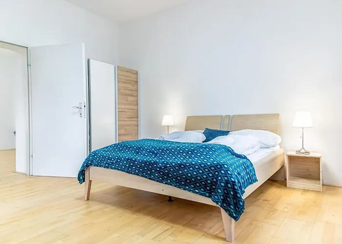 Affordable 2Br Apt Near Wiener Stadthalle