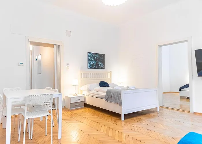 Simple 3Br Apartment Near Wiener Stadthalle