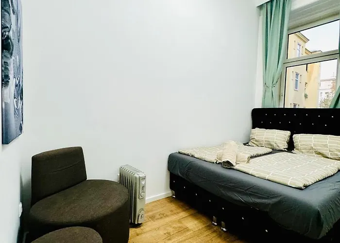 Cozy Private Rooms In 9-Bedroom Apartment Near Augarten