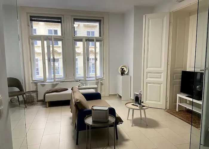 Luxury Serviced 3-Bedroom Flat In Vienna'S 1St District