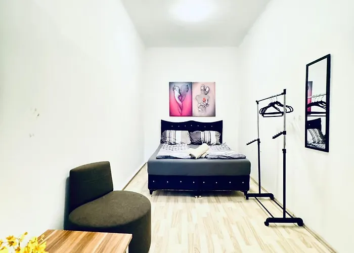 Modern 3Br Apartment Near Fac Platz, 10-Min Walk