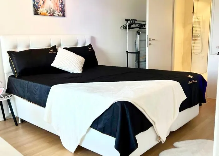 White Luxury Apartment