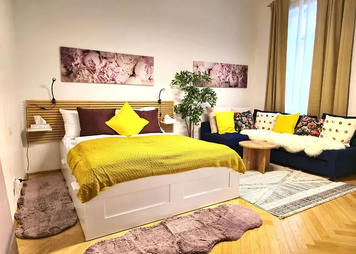 Apartment Near Schoenbrunn Palace