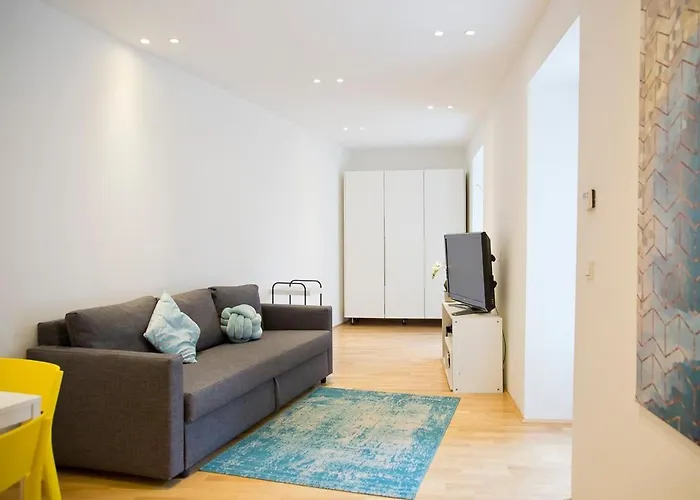 Stylish 1-Bedroom Apartment By Rochusmarkt Walk To The City Center