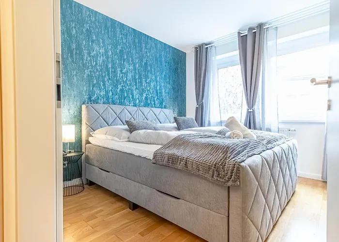 Modern 1Br & 1Lr Apt With Balcony 9-Min To City Center
