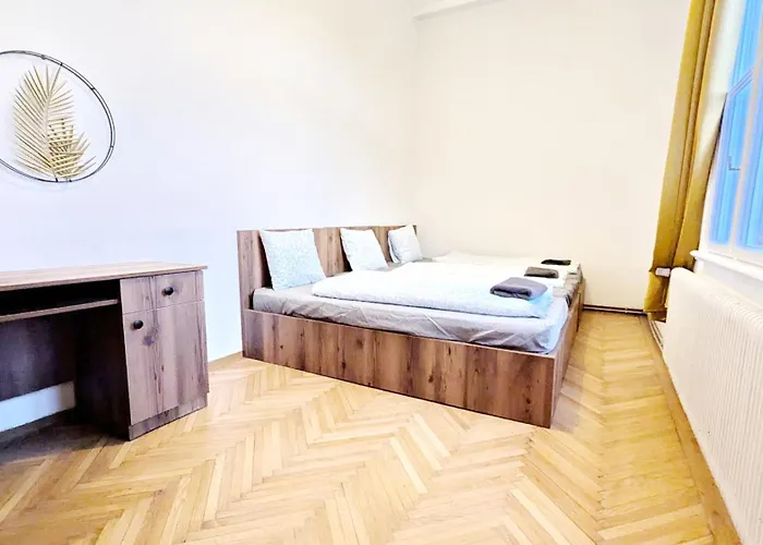 Spacious Rooms - 15 Min From Airport & City Center, 5 Min From Vienna Main-Bus Station Ez9