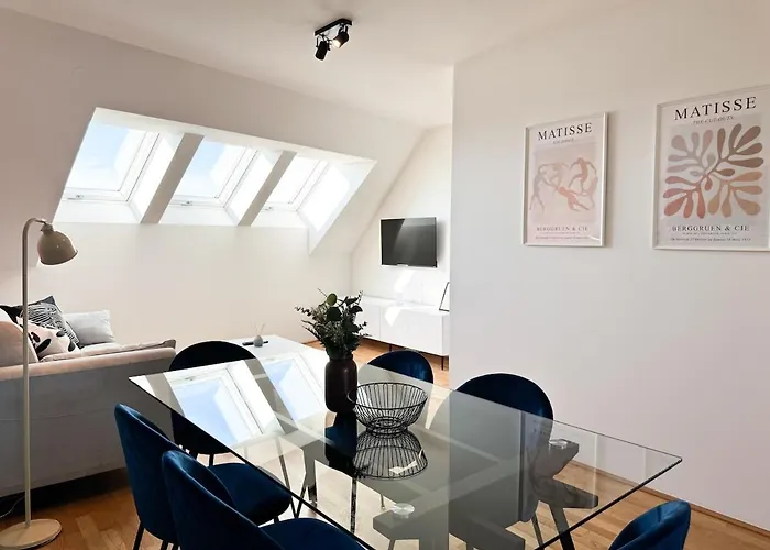 Modern & Spacious 2Br Apartment With Balcony