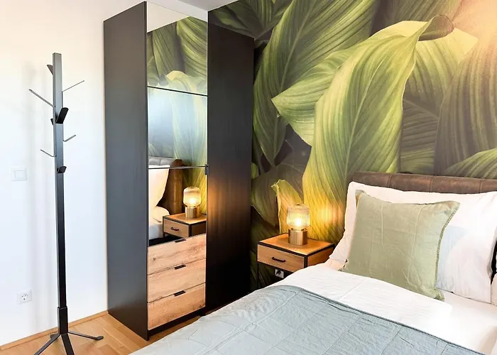 Cozy & Modern 2 Bedroom Apartment In Peaceful Area