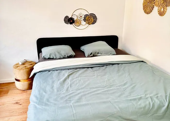 Cozy Apartment In Maerzstrasse Area Mz37