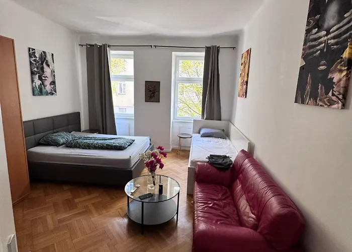 Spacious Apartment In Praterstern Area Es