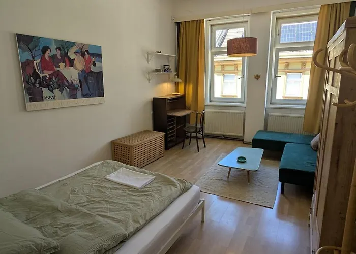 Cosy Room In Shared Apartment With Balcony