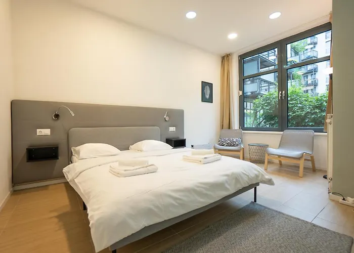 Comfort Studio With Queen-Size Bed, Self Check-In K1