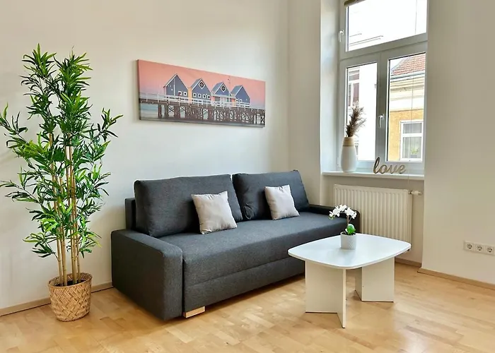 Long Term Stylish Apartment With Free Parking