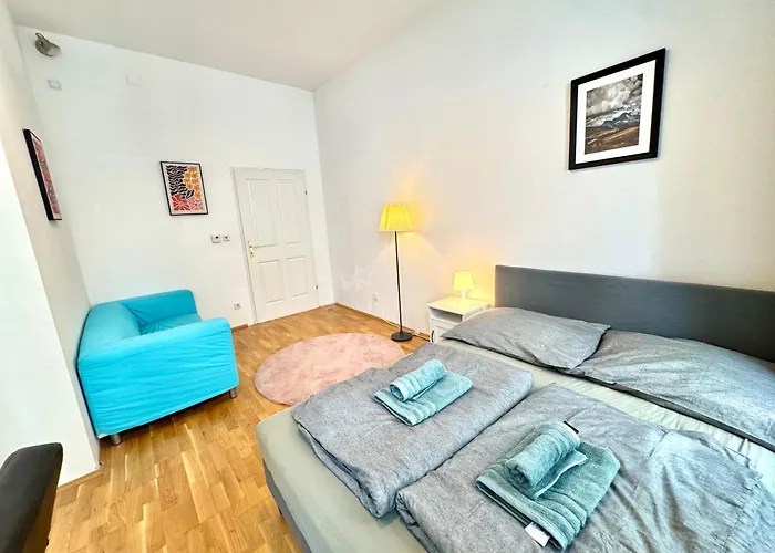 Charming Fully Furnished Apartment In Vienna
