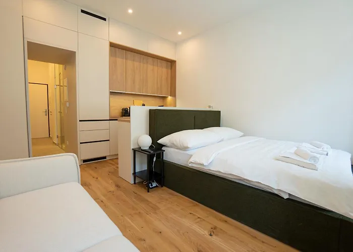 Elegant Studio With King-Size Bed Self Check-In