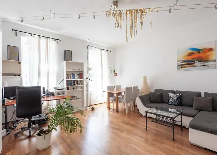 Gruen, Ruhig Und Zentral, Grosses Apartment Mit Gruenblick