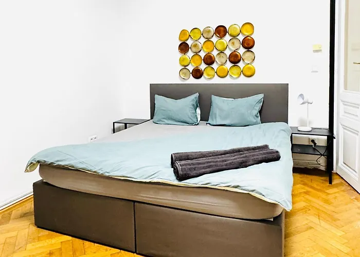 Affordable Apartment, 4 Minutes From Stadthalle And U6 Metro