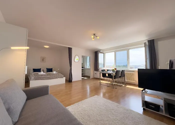 Bright Sunny Studio, Ac, 15Min To The City Center, Smart Tv