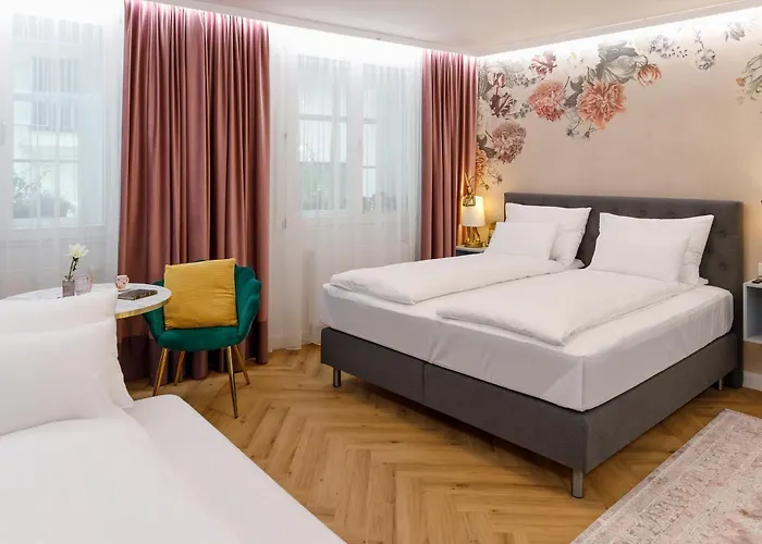 Vienna Hideaways - Boutique Stay With Secret Courtyard Access