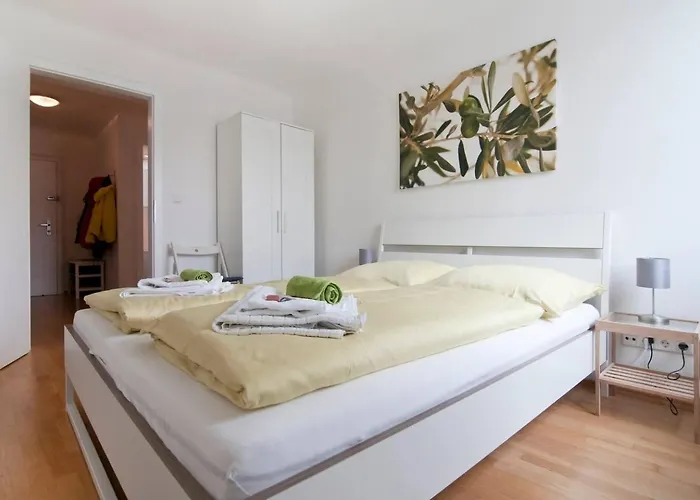 Room In Rooftop Apartment