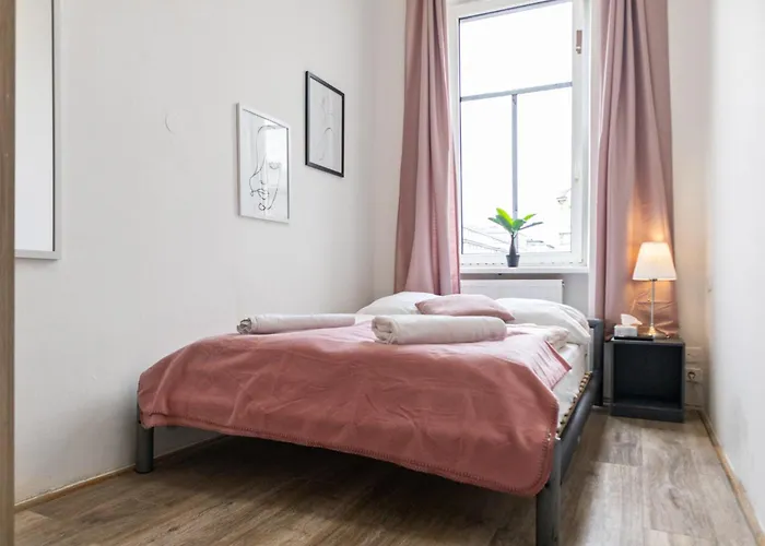 Luxury 6-Bedroom Apartment Near Millennium City