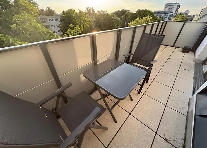 Modern Rooftop Apartment With Free Parking