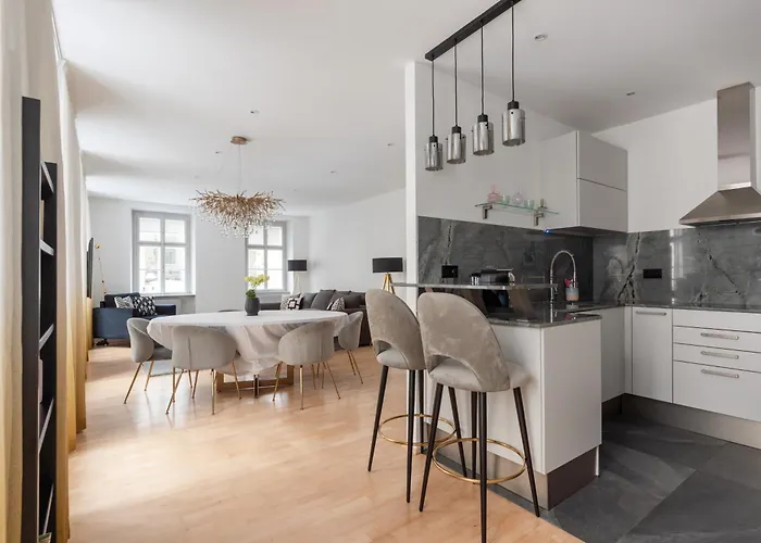 Luxurioeses Apartment Mitten Im Zentrum In Ruhelage Mit Ac