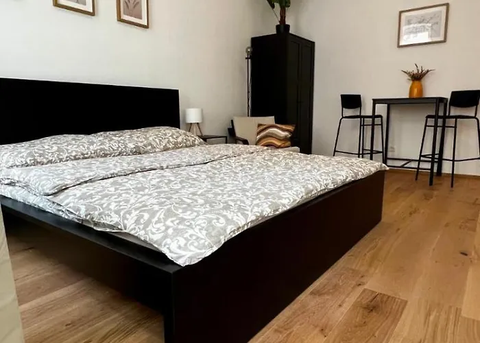 Cozy Central Apartment near Stadthalle