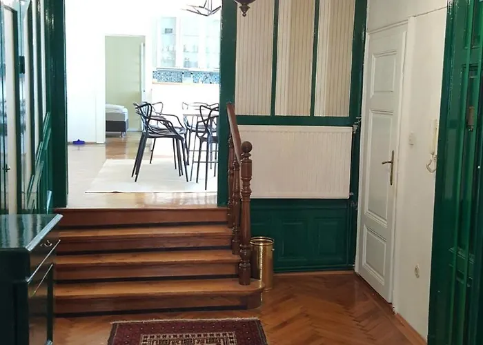 Big Viennese City Apartment With Piano And Ac
