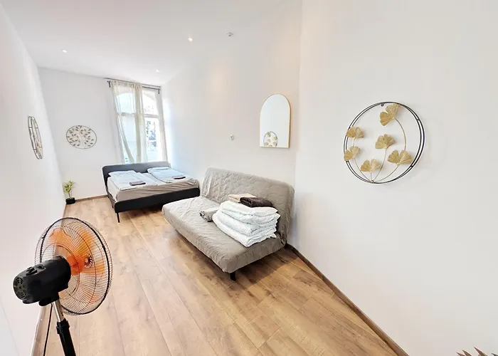 Lovely Apartment - 15 Min From Airport & City Center, 5 Min From Vienna Main-Bus Station Ez10B