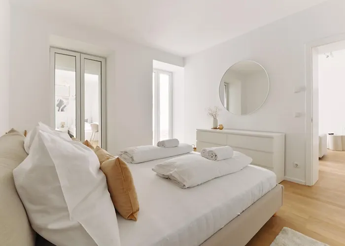Luxury 2 Bedroom Apartment With Garden