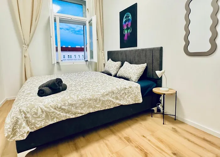 Elegant 4Br Apt, Prime Location Near Westbahnhof