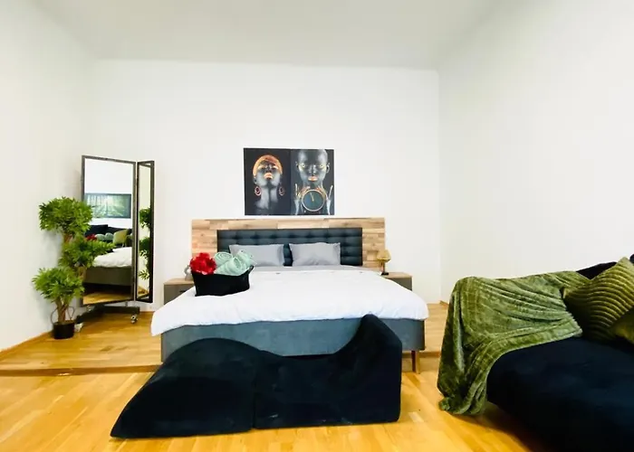 Bright 2Br Retreat Steps From Westbahnhof