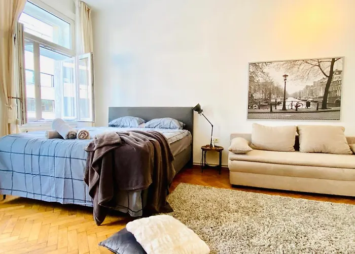 Affordable Room In Villa, With Garden & Parking