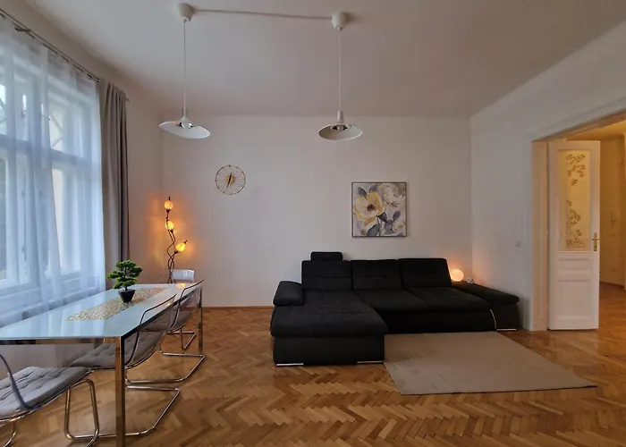 Grosse Herrschaftswohnung Wohnung Mit Viel Platz