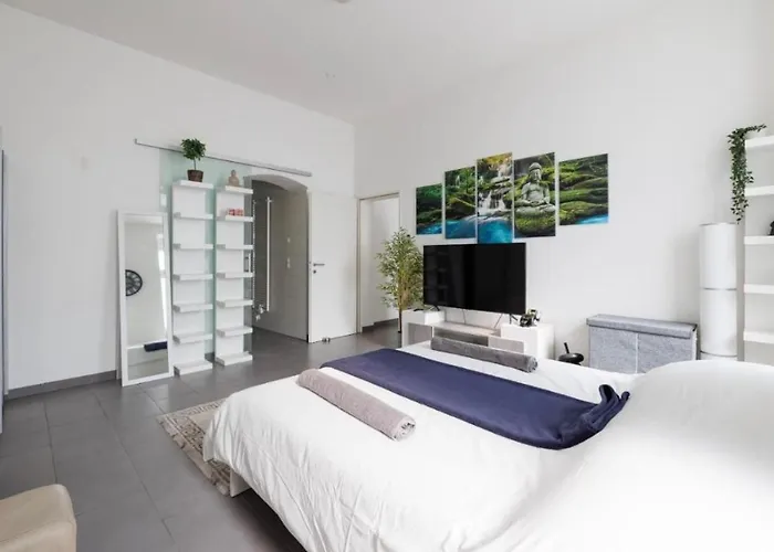 Large Modern City Apartment