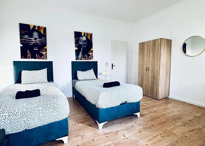 Budget Friendly House With Garden For 14 Guests